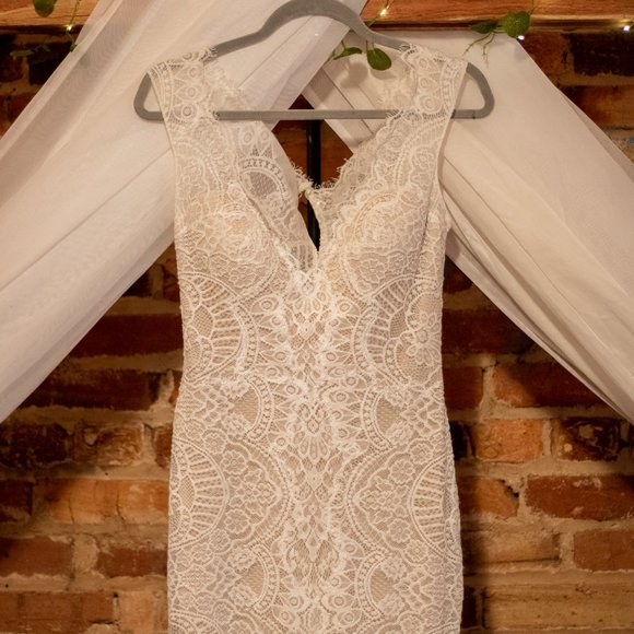 Wedding Dress - Picture 4 of 7